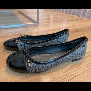 Tory Burch ballet flat with bow - 7.5M like new!